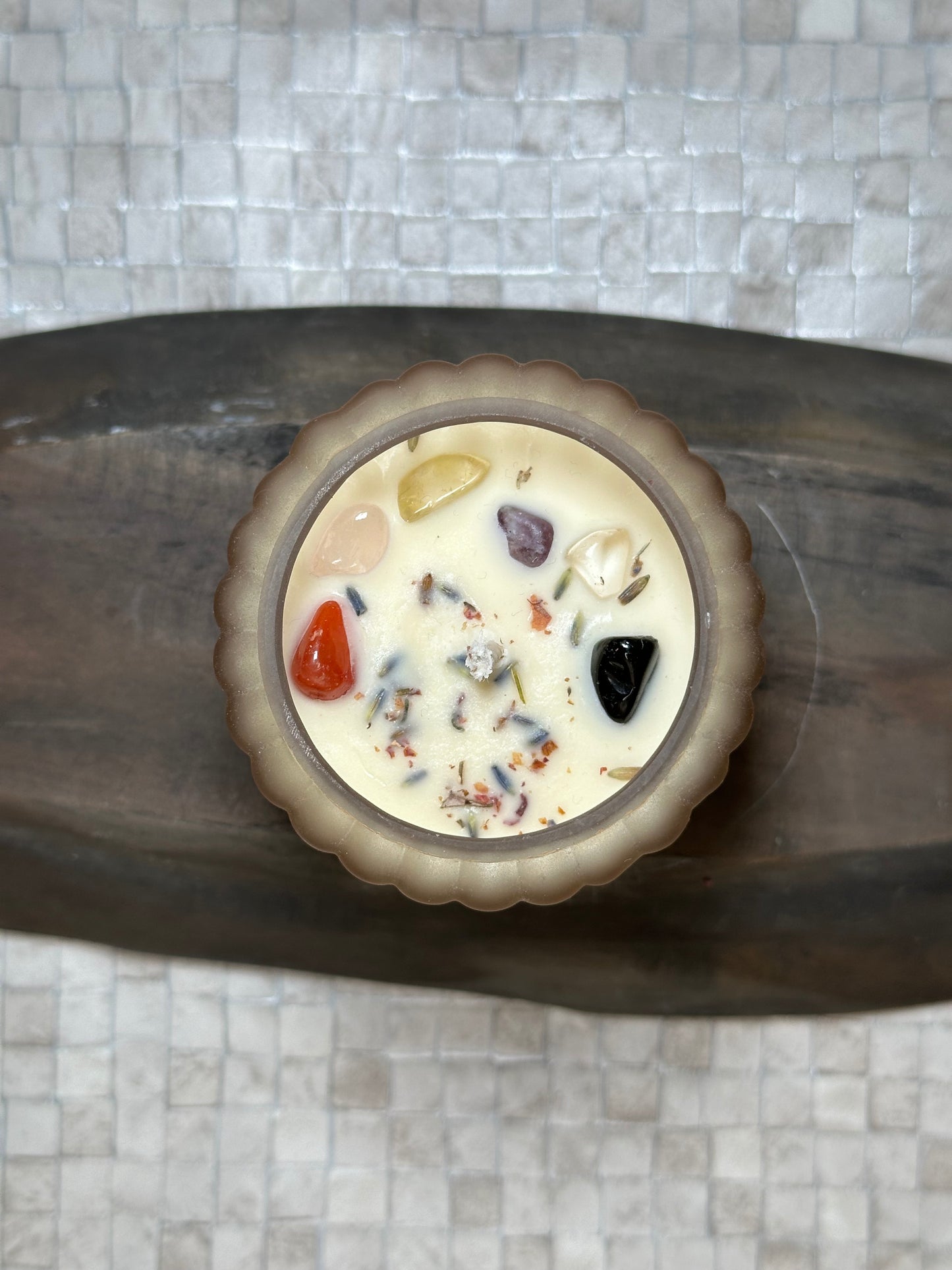 Well-Being Crystal Candle - Meadow Lily & Cotton Musk Scent (200g)