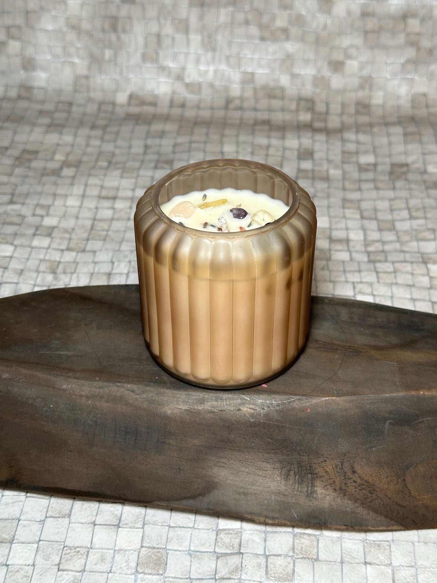 Well-Being Crystal Candle - Meadow Lily & Cotton Musk Scent (200g)